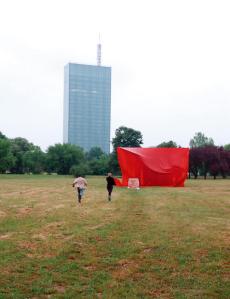 Priprema za otkrivanje fragmenta spomenika